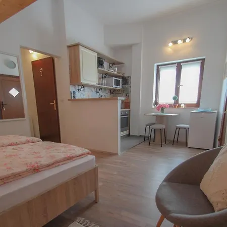 Lana Apartment *